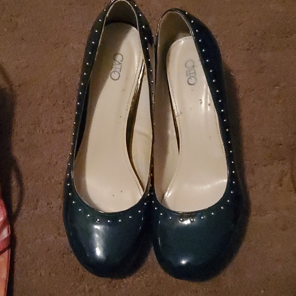 Blue pumps